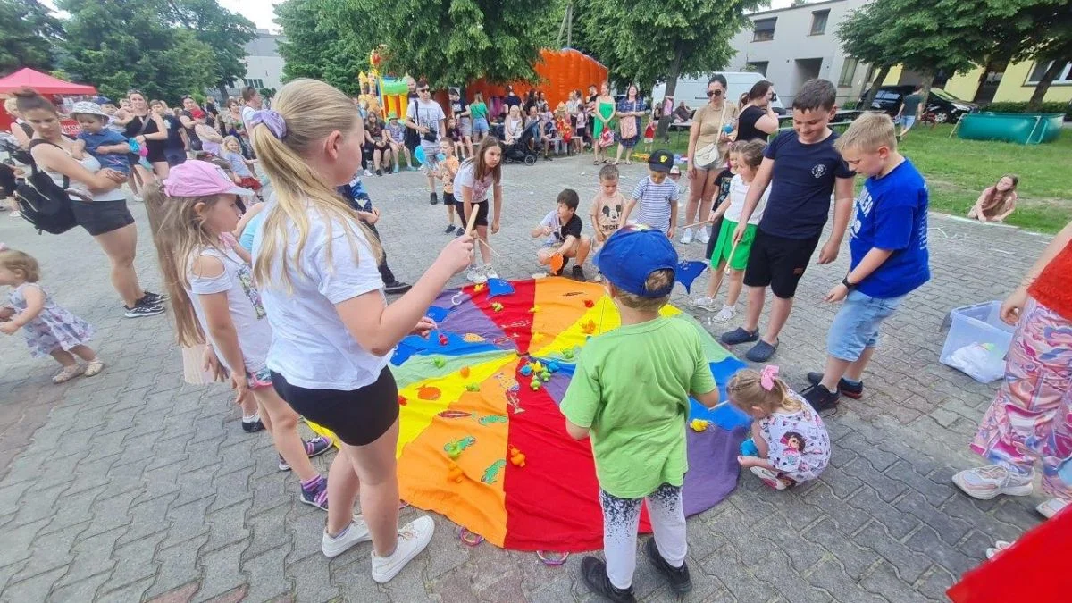 Dzień Dziecka w Nowym Mieście. Z kolorowymi proszkami i piana party