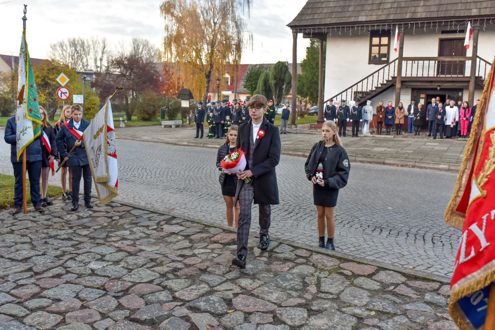 Sulmierzyce. Obchody Narodowego Dnia Niepodległości i promocja książki