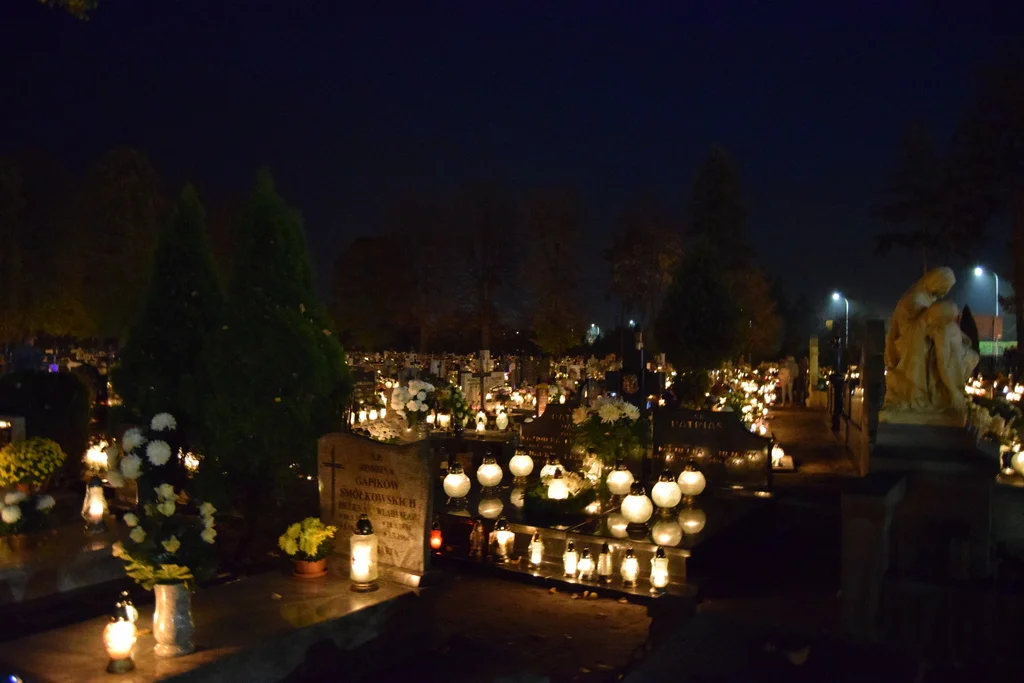 Wszystkich Świętych 2022. Cmentarz w Krotoszynie