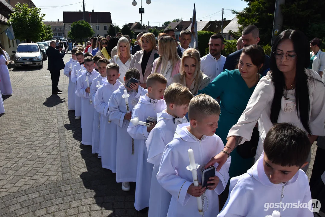 Sakrament I Komunii Świętej w parafii w Pogorzeli