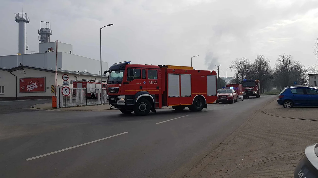 Ćwiczenia zastępów JRG oraz strażaków ochotników w zakładzie przetwórstwa spożywczego Pudliszkach