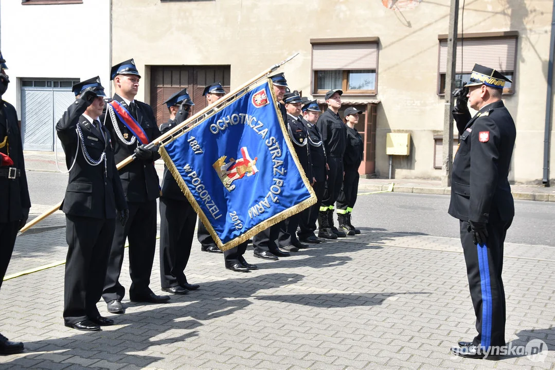 Przekazanie wozu strażackiego dla jednostki OSP w Pogorzeli