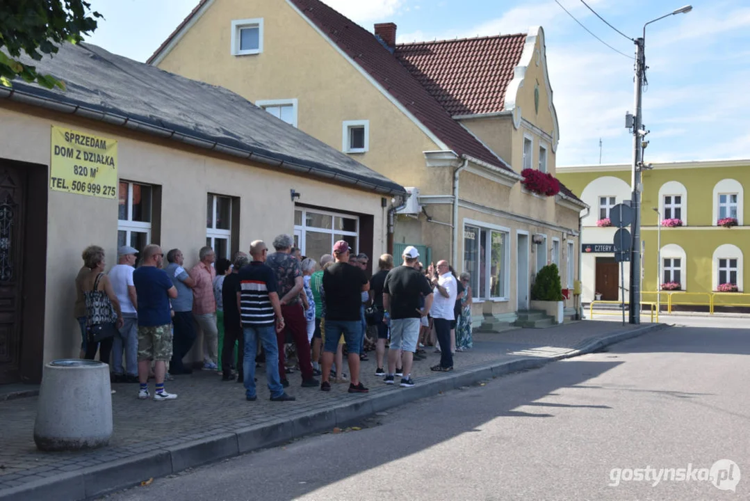 Spacer z Janem Niedzielą po rynku w Piaskach