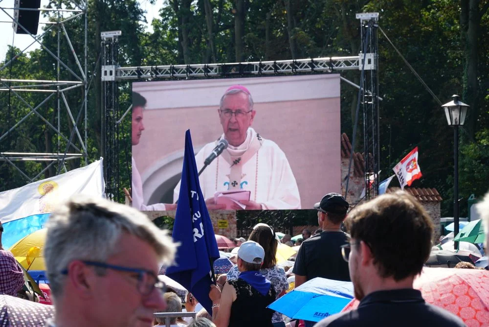 Smolice. Koronacja wizerunku Matki Bożej Uzdrowienia Chorych