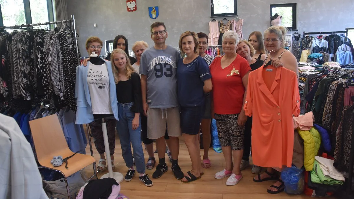 II Kiermasz odzieży używanej dla Tomka Smektały w Krobi. '"Tutaj naprawdę ludzie chcą dać drugie życie ciuszkom" - Zdjęcie główne