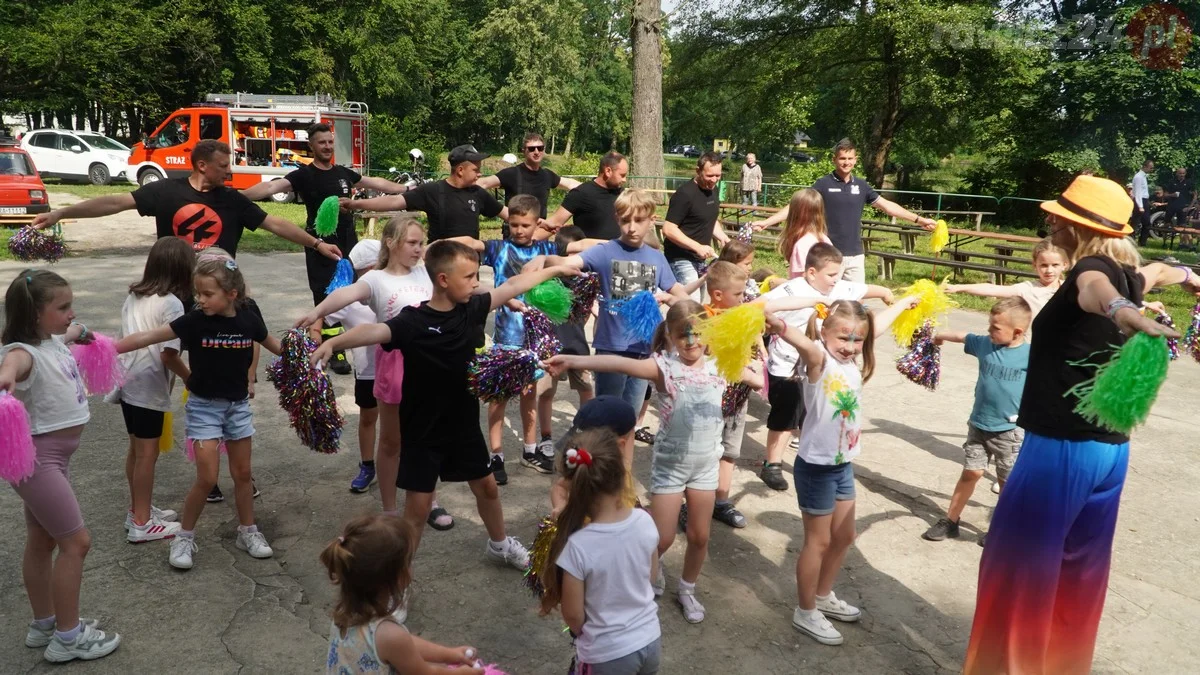 Dzień Dziecka przy muszli w Pakosławiu