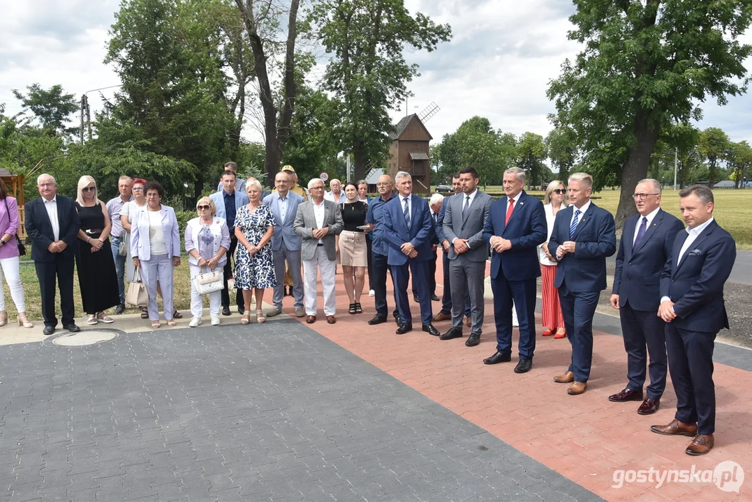 Otwarcie nowej ścieżki pieszo-rowerowej w Pępowie i drogi w Babkowicach