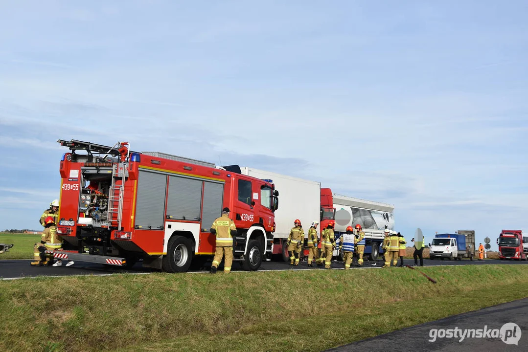 Kraksa na DK12 (obwodnica Borku Wlkp.). Zderzenie 4 samochodów