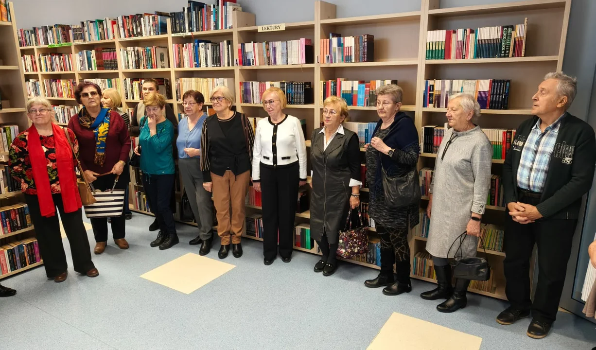 Każdy obraz to inna historia. W gołuchowskiej bibliotece zagościła nowa wystawa - Zdjęcie główne