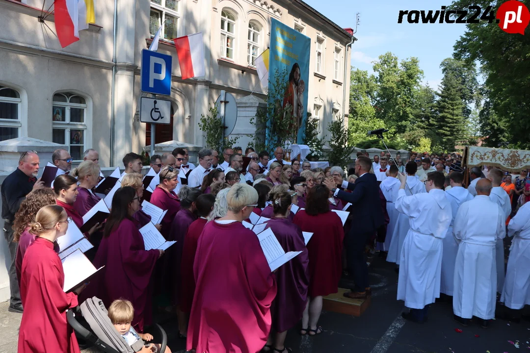 Rawicz. Procesja w Boże Ciało ulicami miasta (2023)