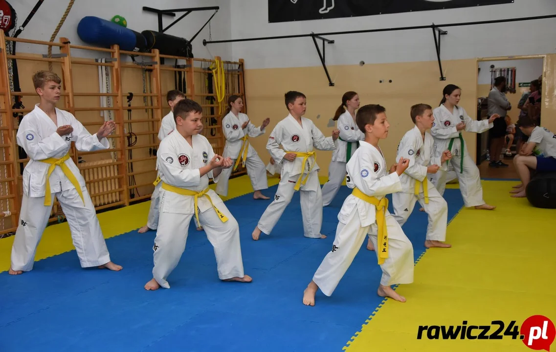 Walczyli i rozbijali deski. Egzaminy uczniowskie w rawickiej Akademii Taekwon-do In Nae - Zdjęcie główne