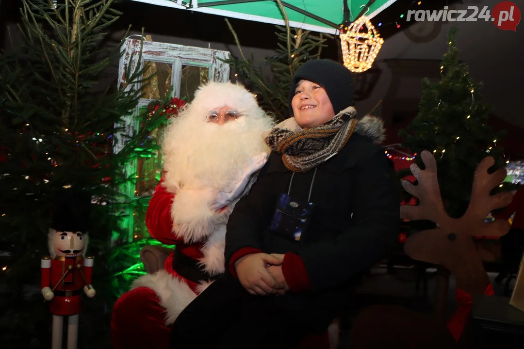 Spotkanie ze Świętym Mikołajem na Rawickim Jarmarku Bożonarodzeniowym