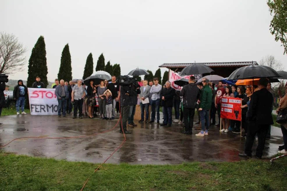 Protest przeciwko budowie ogromnej obowy w Kadziaku