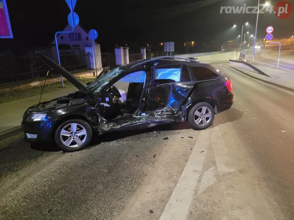 Wypadek na Rondzie Unii Europejskiej w Rawiczu