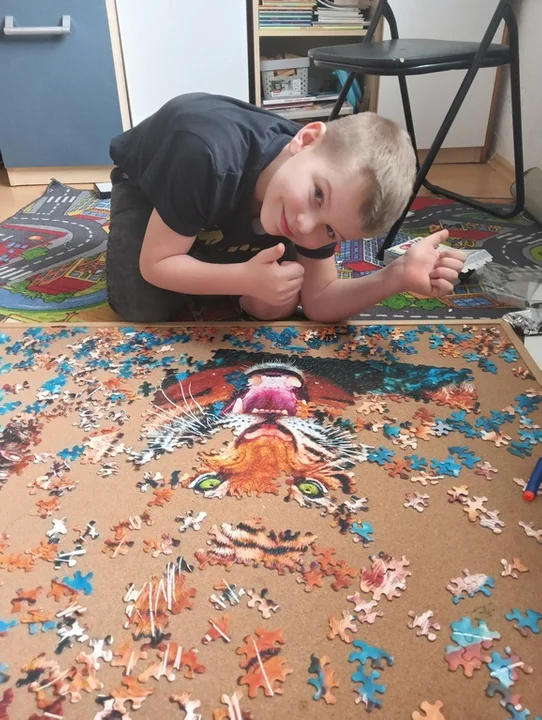 Pasją 8-letniego Kamila jest układanie puzzli