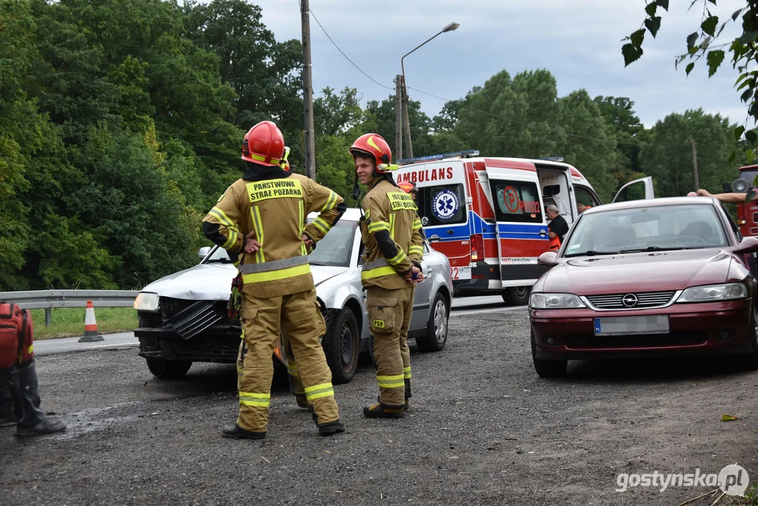 Zderzenie trzech samochodów na DK12