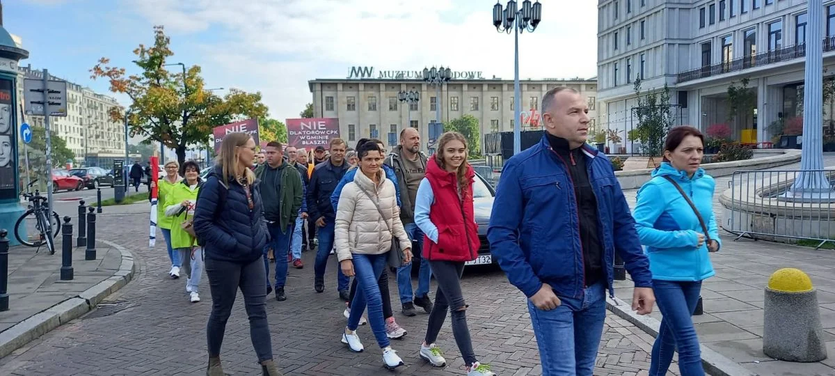 Mieszkańcy Ziemi Jarocińskiej protestują przeciwko CPK w Warszawie