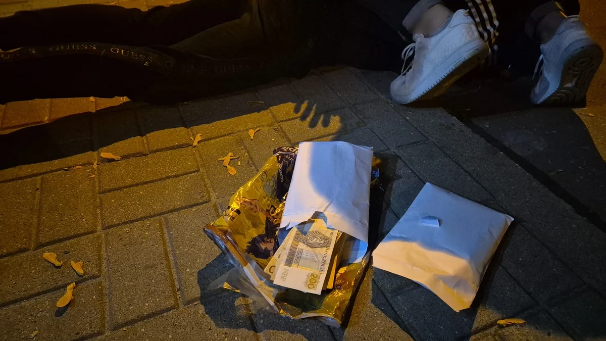 Poznańscy kryminalni zatrzymali dwóch mężczyzn podejrzanych o oszustwa „na legendę”.