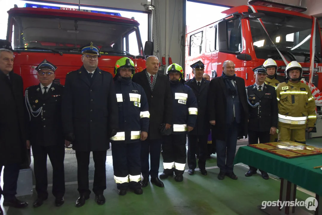 "Ochrzczono" nowy samochód strażacki dla OSP Borek Wlkp. Otrzymał imię "Jan"