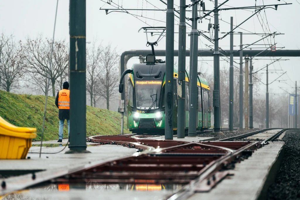 Testy na wyremontowanej trasie Poznańskiego Szybkiego Tramwaju