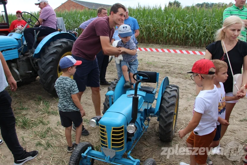 Zlot starych ciągników  wKucharach