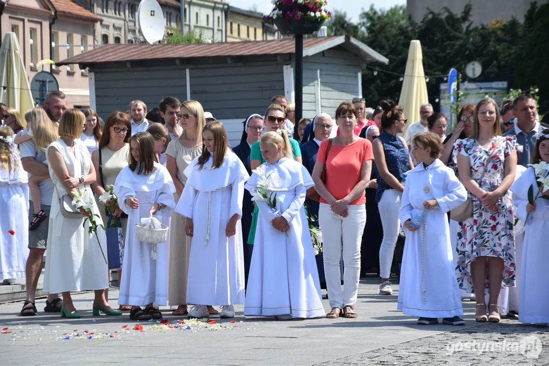 Gostyń - Boże Ciało 2023 - procesja ulicami miasta