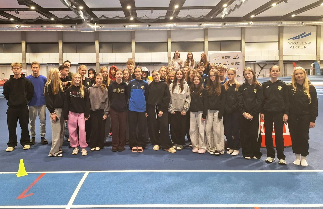 Grad rekordów życiowych lekkoatletów Stali podczas Halowych Mistrzostw Wielkopolski U16, U18 i U20 - Zdjęcie główne