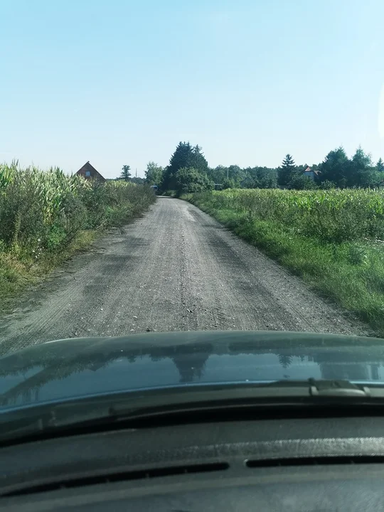 Mieszkańcy apelują - na drodze jest niebezpiecznie