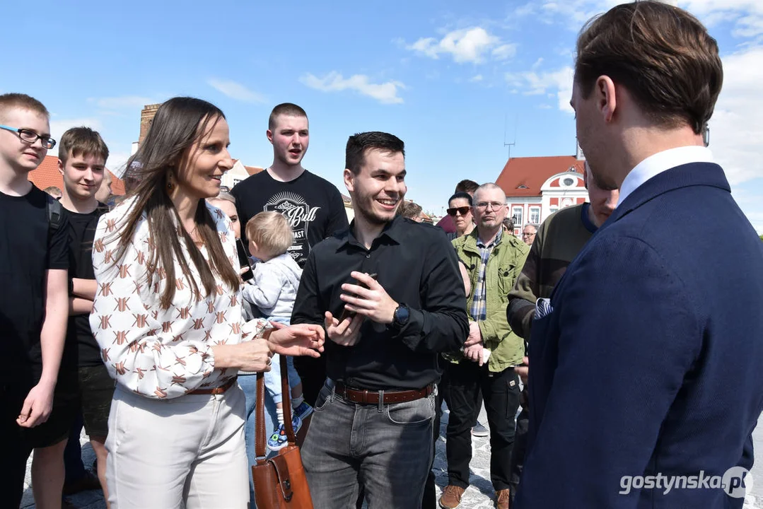 Lider Konfederacji Krzysztof Bosak w Gostyniu spotkał się z mieszkańcami