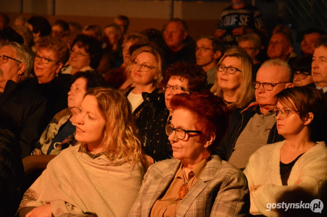 Koncert największych przebojów musicalowych i filmowych w Poniec. Od "Księżniczki Czardasza" po "Skrzypka na dachu"