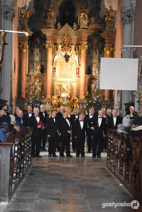 Chór Słowiki 60 - koncert kolęd w kościele na Zdzieżu w Borku Wlkp.