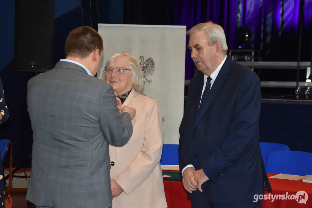 Jubileusze małżeńskie w gminie Gostyń. Blisko 60 par otrzymało pamiątkowe medale