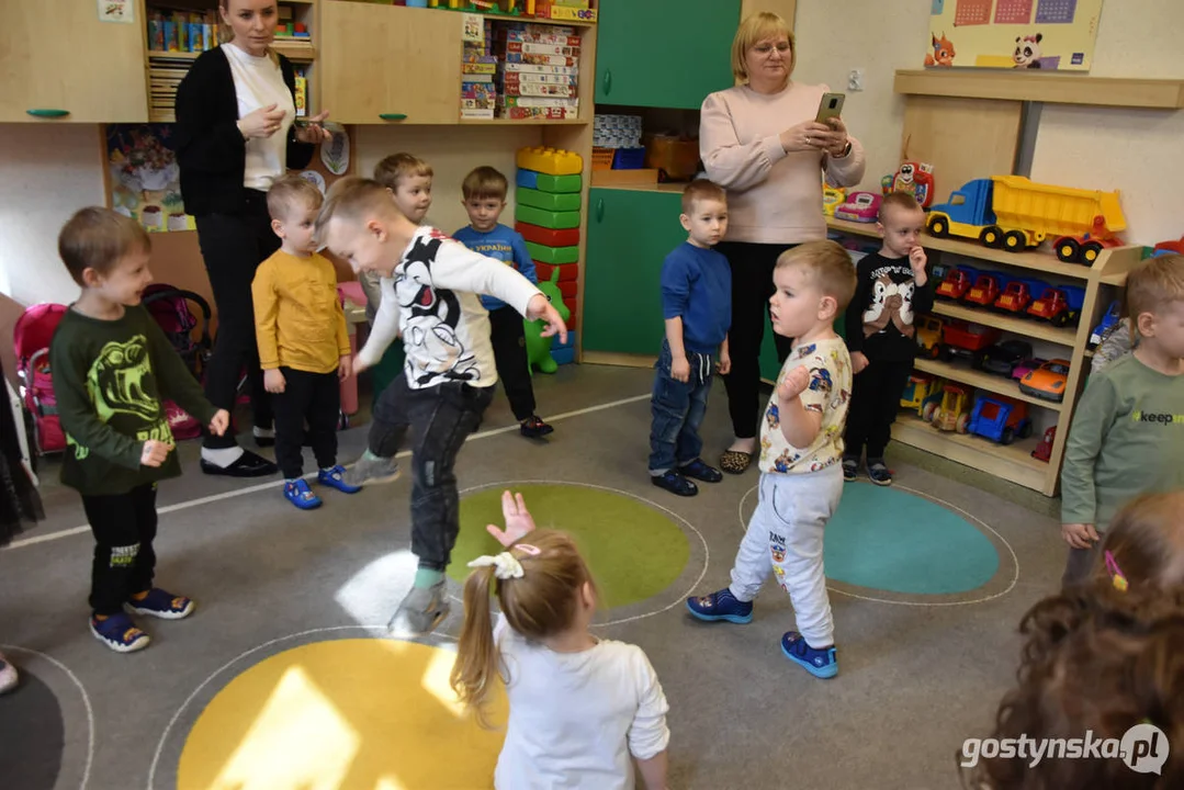 Zając w przedszkolach. Akcja Młodzieżowej Rady Miejskiej w Gostyniu