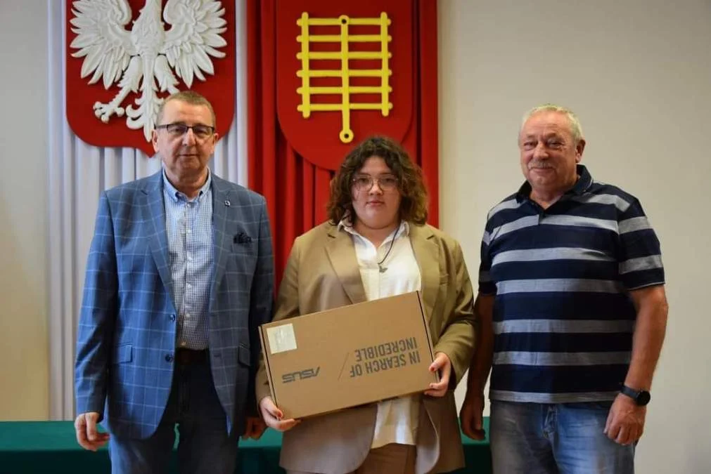 Ponad 200 komputerów dla dzieci z rodzin popegeerowskich z gminy Jaraczewo