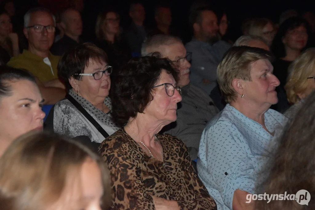 Gostyń. Koncert Grażyny Łobaszewskiej na scenie GOK Hutnik