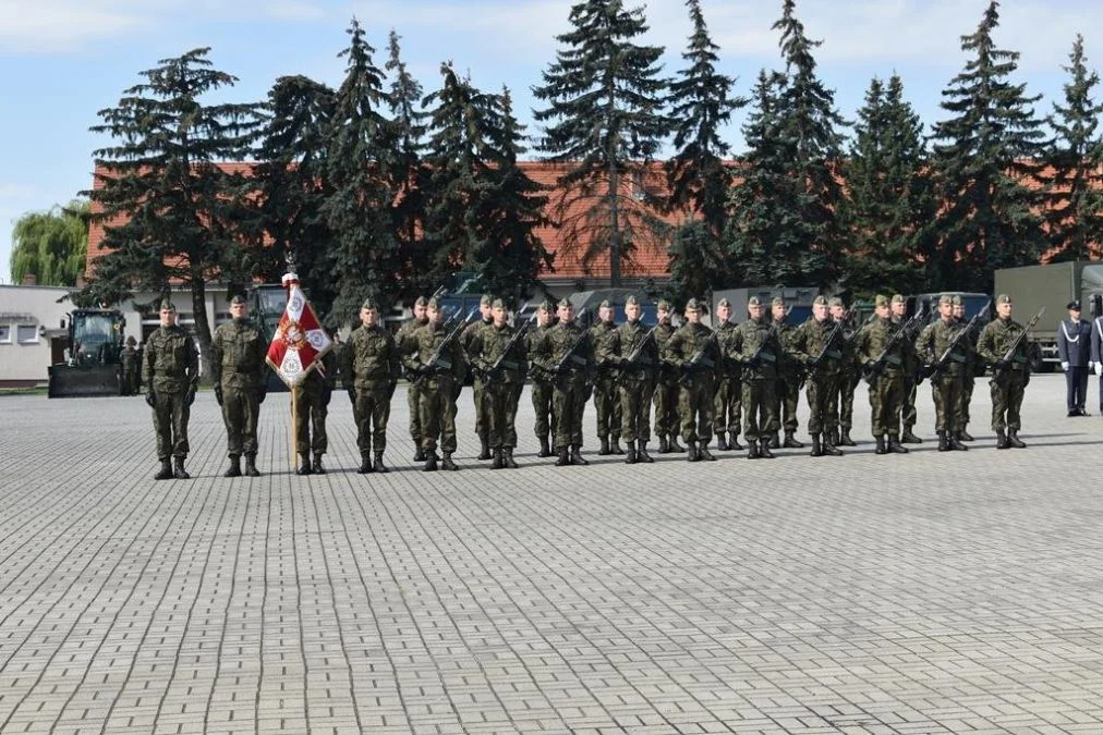 Święto Wojska Polskiego w 16. Jarocińskim Batalionie Remontu Lotnisk