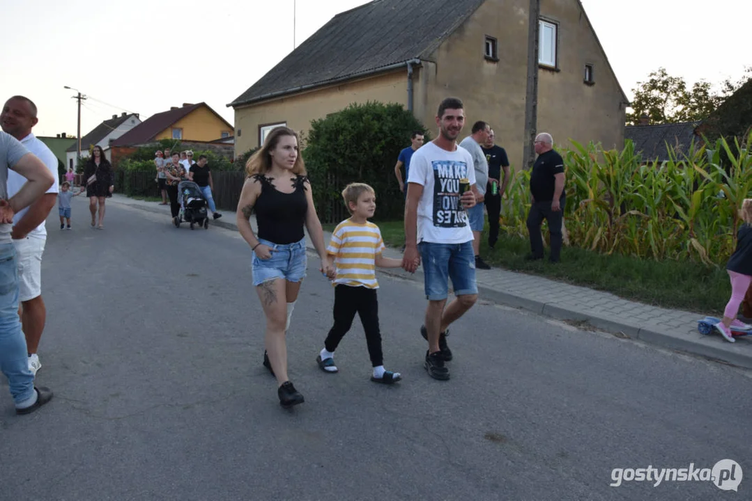 Dożynki 2024 w Skokowie rozpoczął korowód pojazdów rolniczych