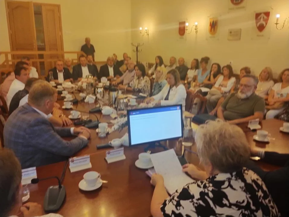 Sytuacja jarocińskiego szpitala na posiedzeniu w starostwie