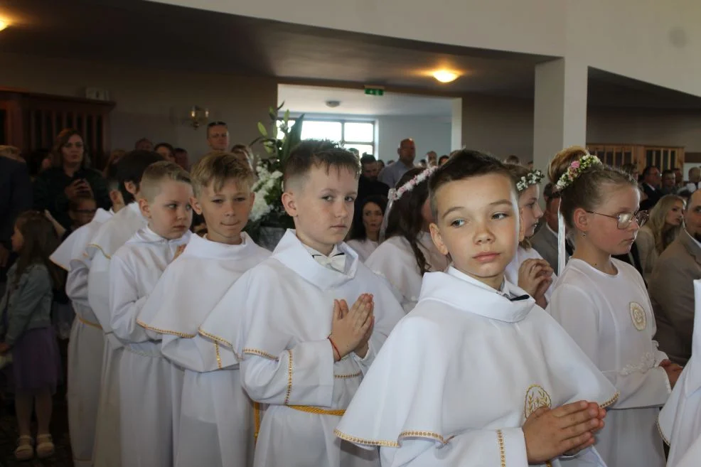 Pierwsza Komunia Święta w parafii Matki Bożej Fatimskiej w Jarocinie