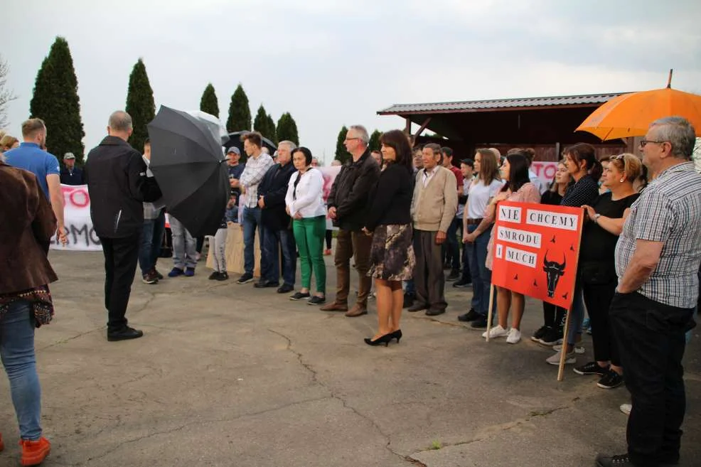 Protest przeciwko budowie ogromnej obowy w Kadziaku