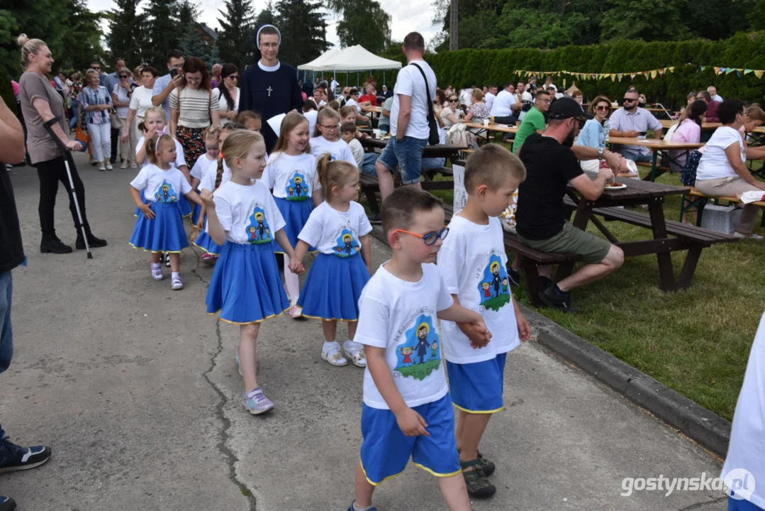 Pierwszy festyn z bł. Edmundem Bojanowskim, przy ochronce Sióstr Służebniczek w Podrzeczu