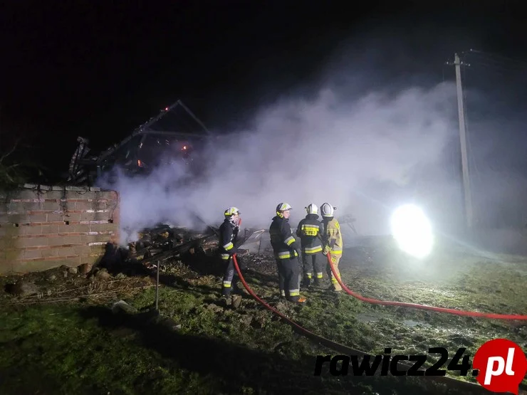 Pożar stodoły w Rogożewie w gminie Jutrosin [AKTUALIZACJA] - Zdjęcie główne