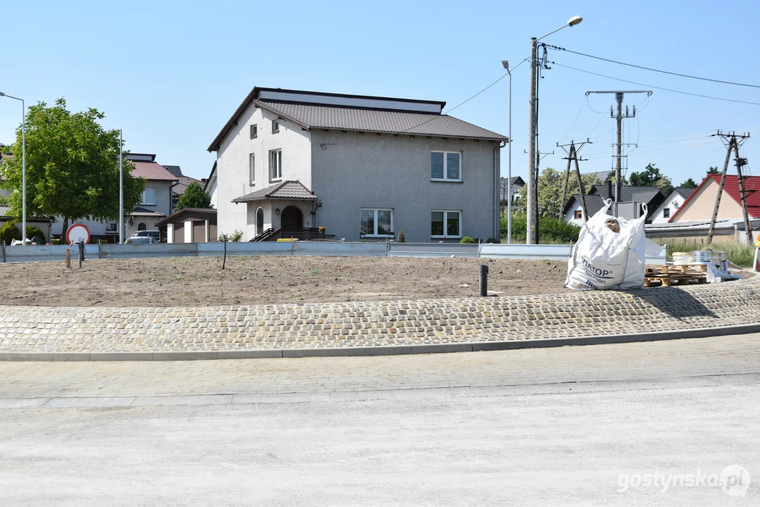 Rondo ul. Poznańska w Gostyniu - nasadzenia na wyspie