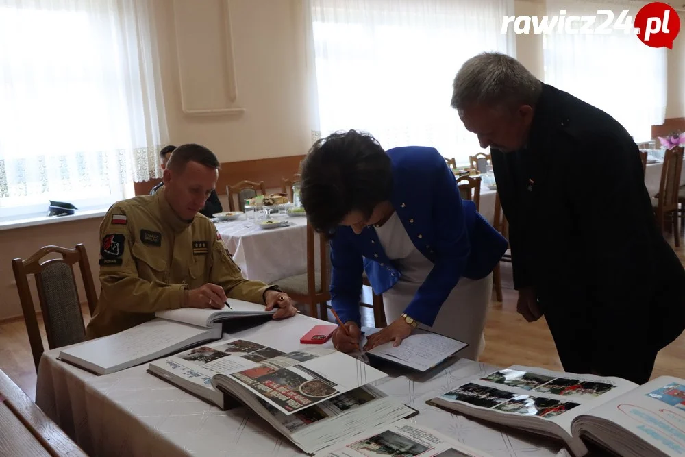 Uroczyste przekazanie auta jednostce OSP Śląskowo