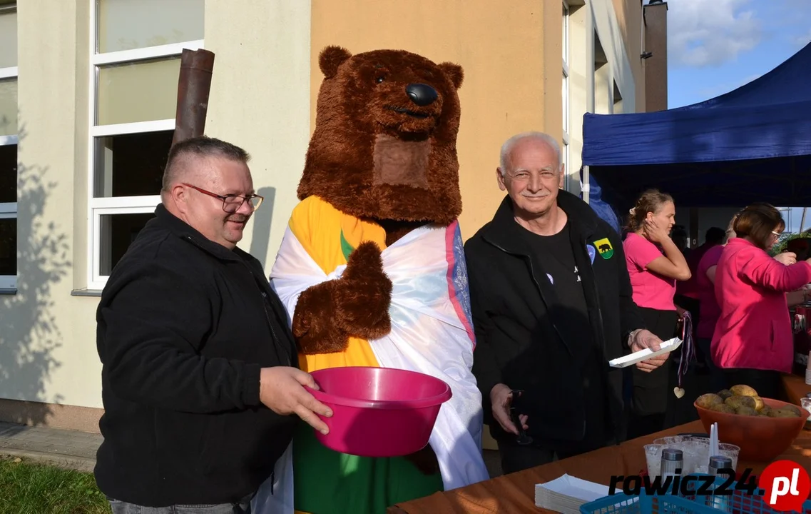 Marsz, rajd i pyra - tak się bawiono na hazackiej imprezie w Zawadach - Zdjęcie główne