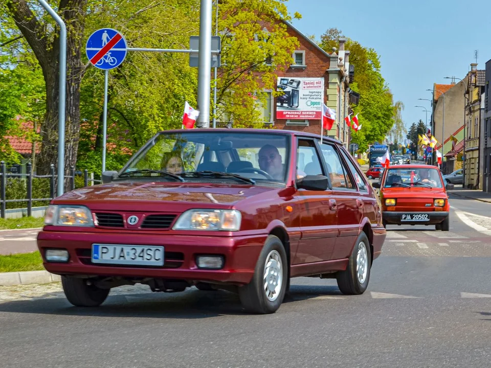 Majówka z klasykami. Pierwszy zlot pojazdów zabytkowych w Jarocinie