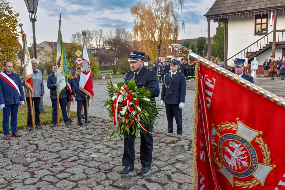 Sulmierzyce. Obchody Narodowego Dnia Niepodległości i promocja książki