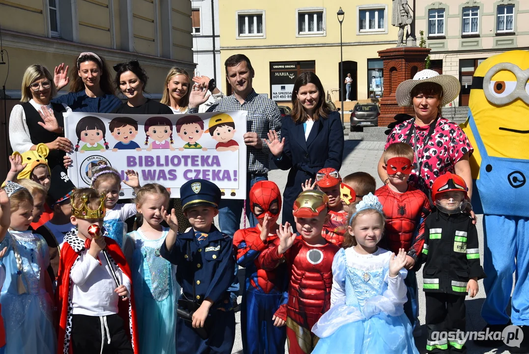 Parada Żywych Książek - Tydzień Bibliotek w gminie Krobia -