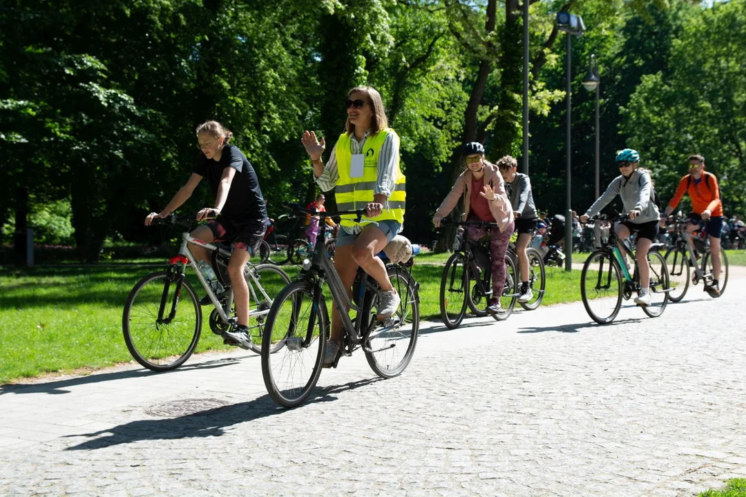 Cykliści pedałowali na „Odjazdowym Bibliotekarzu” - Zdjęcie główne