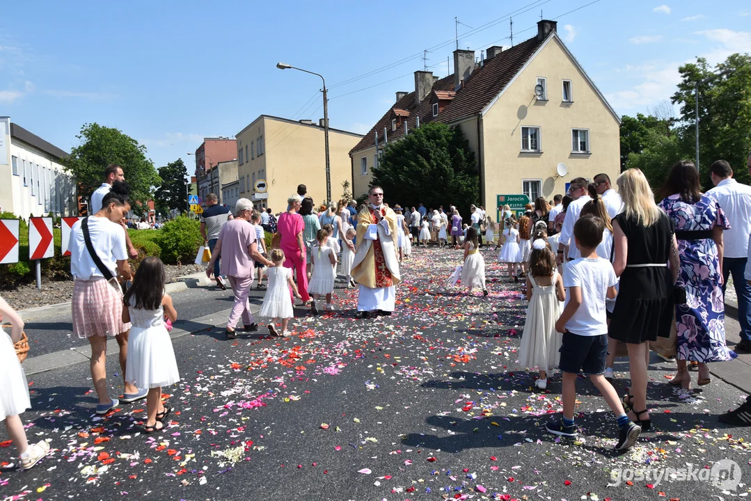 Gostyń - Boże Ciało 2023 - procesja ulicami miasta